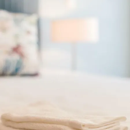 Διαμέρισμα Lovelystay - Cozy In With Balcony